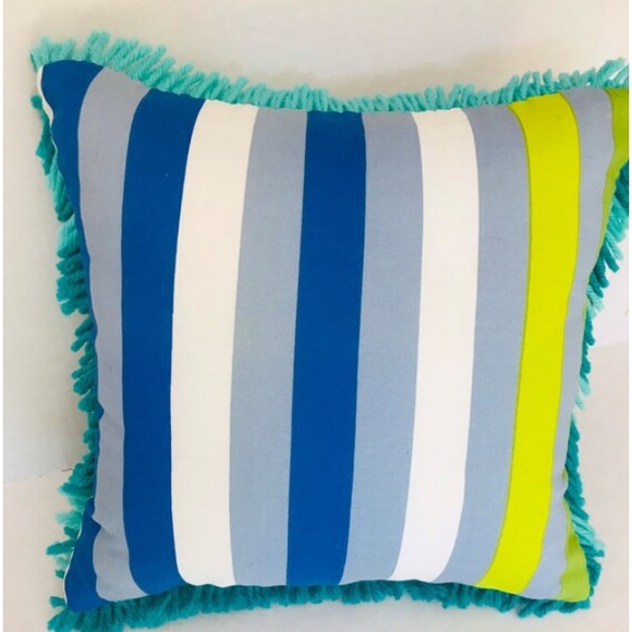 ⭐️Angel Fish hand-crafted Pillow - Picture 3 of 11